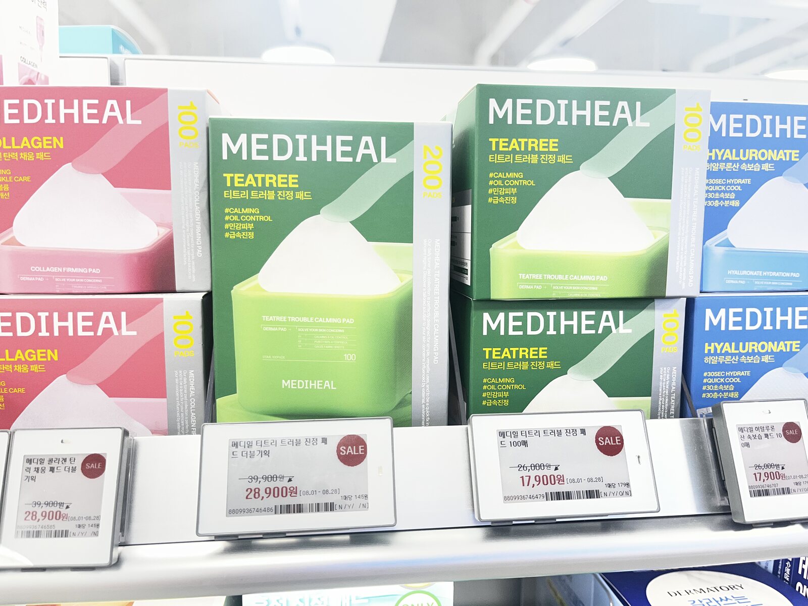 Original VEMORIQ photo of Mediheal toner pads at Olive Young Korea